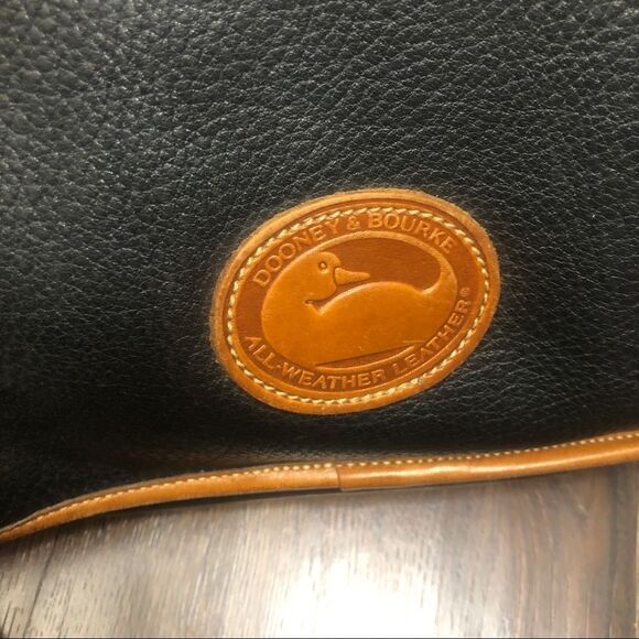 Dooney & Bourke Vintage AWL‎ Navy Crossbody Bag Tan Leather Rare Blue Purse Flap - Picture 5 of 12